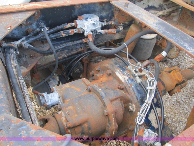 image for item B2860 1979 Peterbilt 359 semi truck