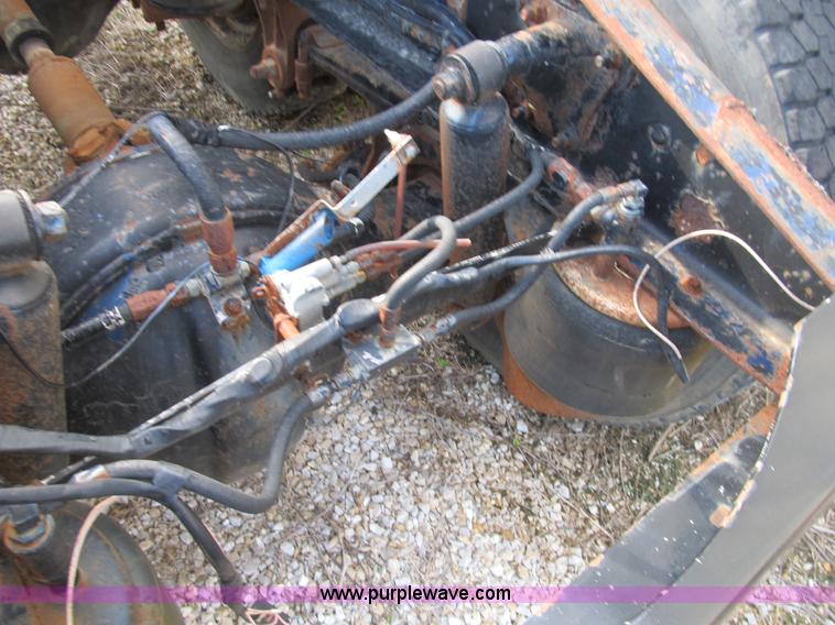 image for item B2860 1979 Peterbilt 359 semi truck