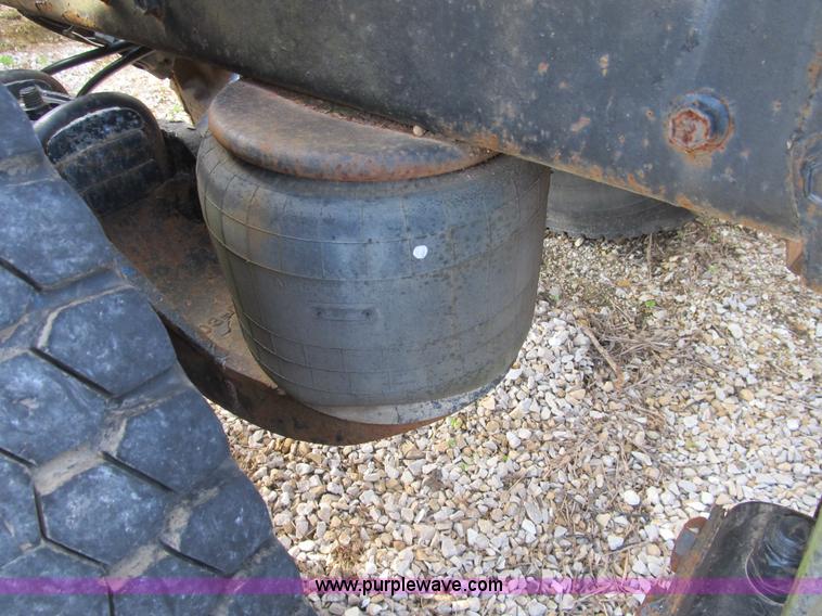 image for item B2860 1979 Peterbilt 359 semi truck