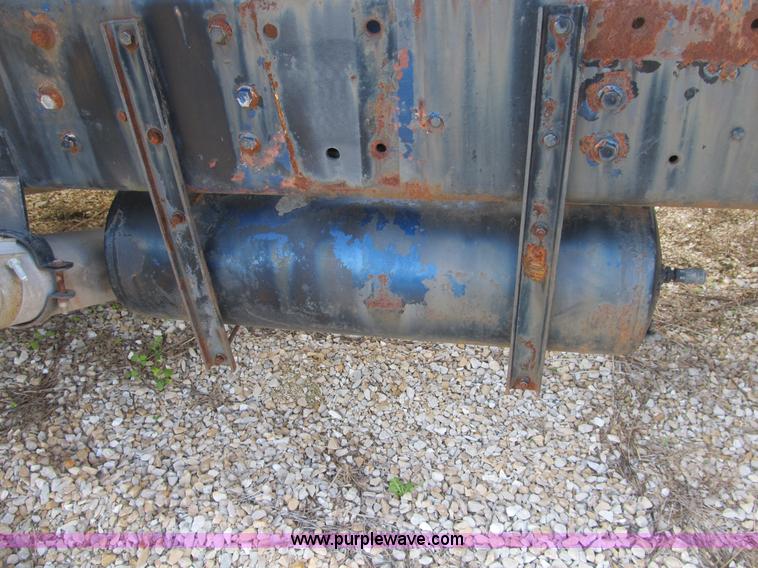 image for item B2860 1979 Peterbilt 359 semi truck