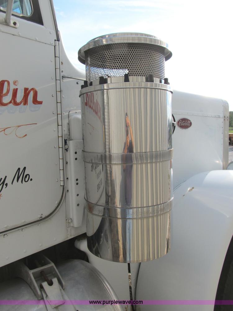 image for item B2860 1979 Peterbilt 359 semi truck