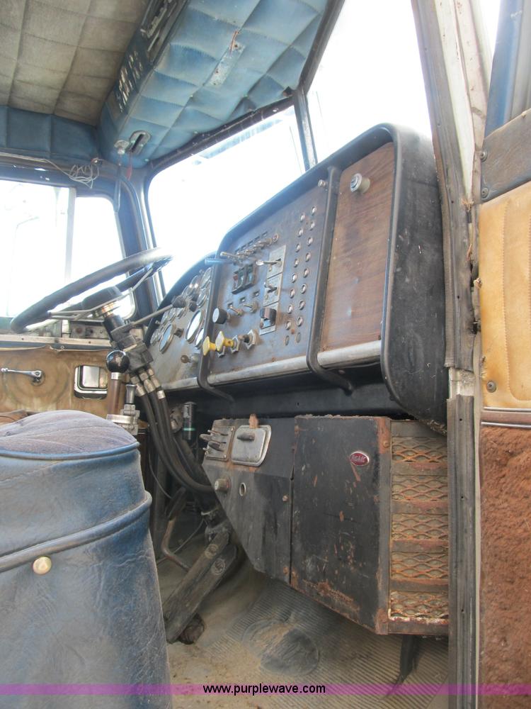 image for item B2860 1979 Peterbilt 359 semi truck