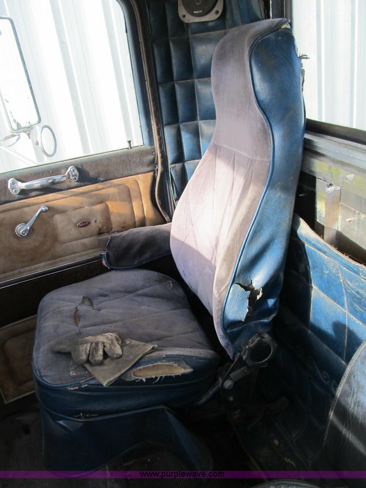 image for item B2860 1979 Peterbilt 359 semi truck