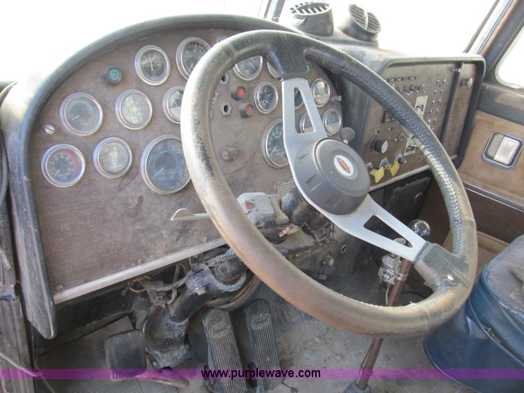 image for item B2860 1979 Peterbilt 359 semi truck