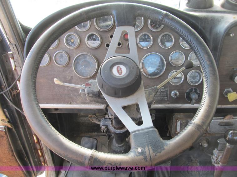 image for item B2860 1979 Peterbilt 359 semi truck