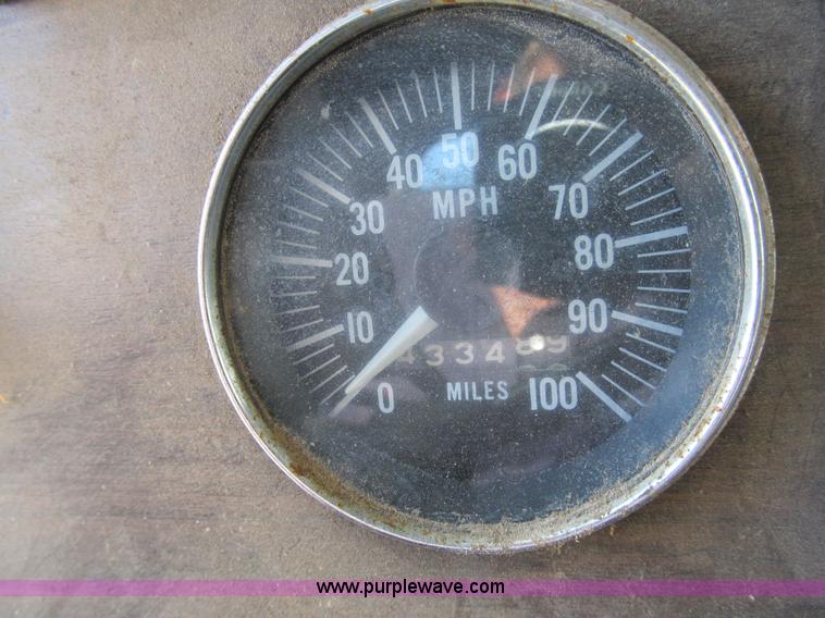 image for item B2860 1979 Peterbilt 359 semi truck