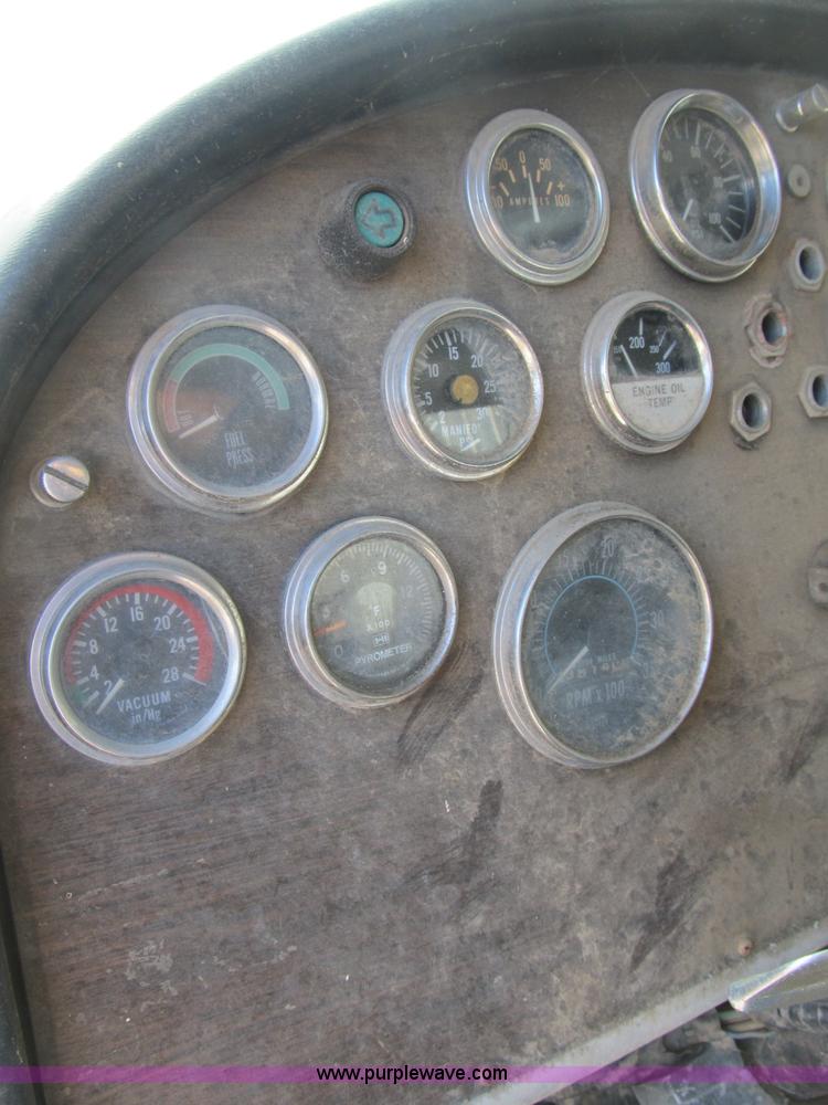 image for item B2860 1979 Peterbilt 359 semi truck