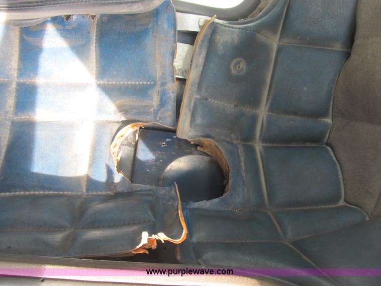 image for item B2860 1979 Peterbilt 359 semi truck