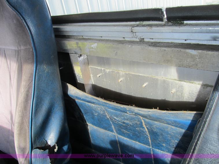 image for item B2860 1979 Peterbilt 359 semi truck