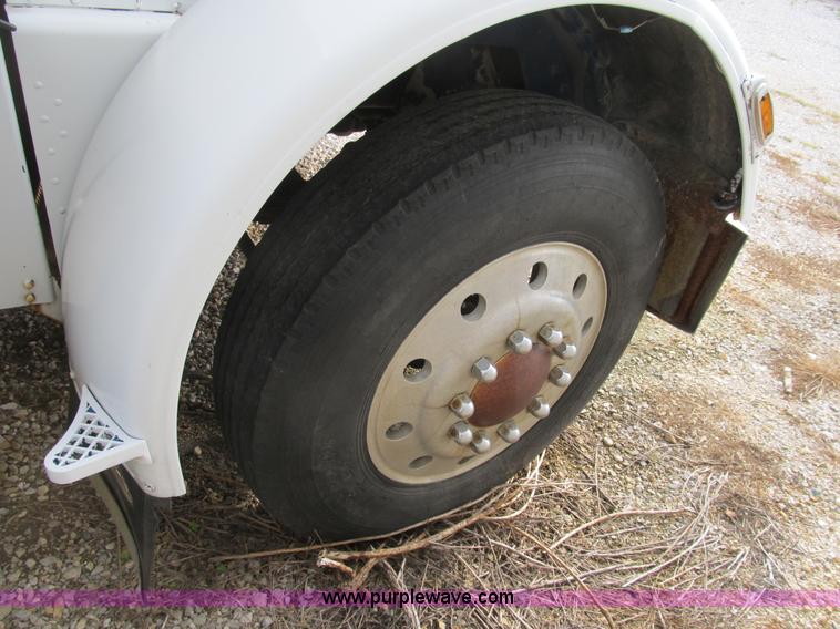 image for item B2860 1979 Peterbilt 359 semi truck