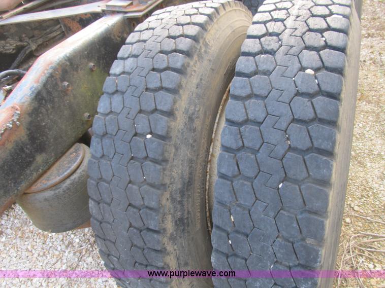 image for item B2860 1979 Peterbilt 359 semi truck