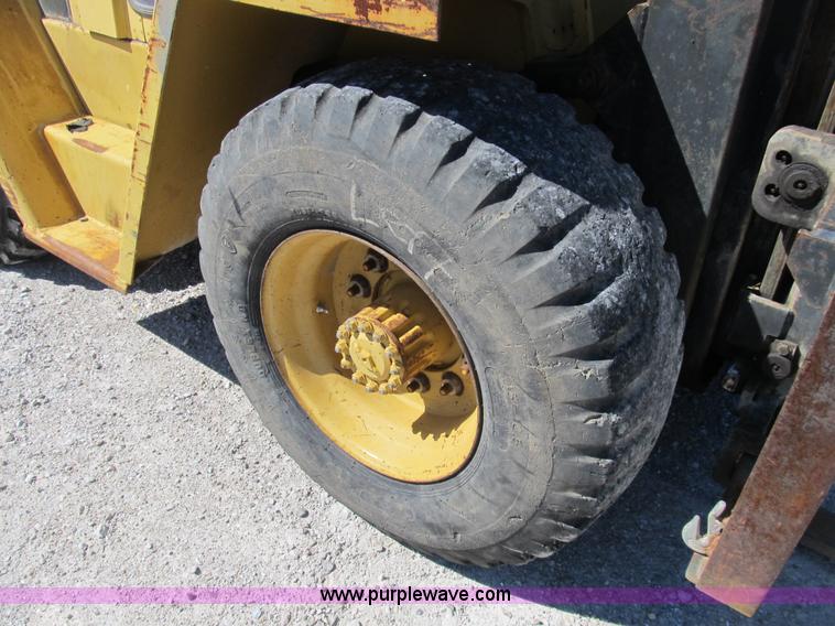 image for item B2874 Caterpillar R50 rough terrain forklift