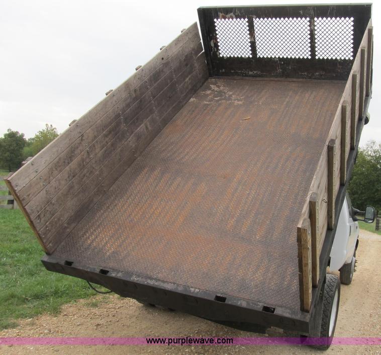 image for item B2878 2003 Ford F450 XL Super Duty dump truck