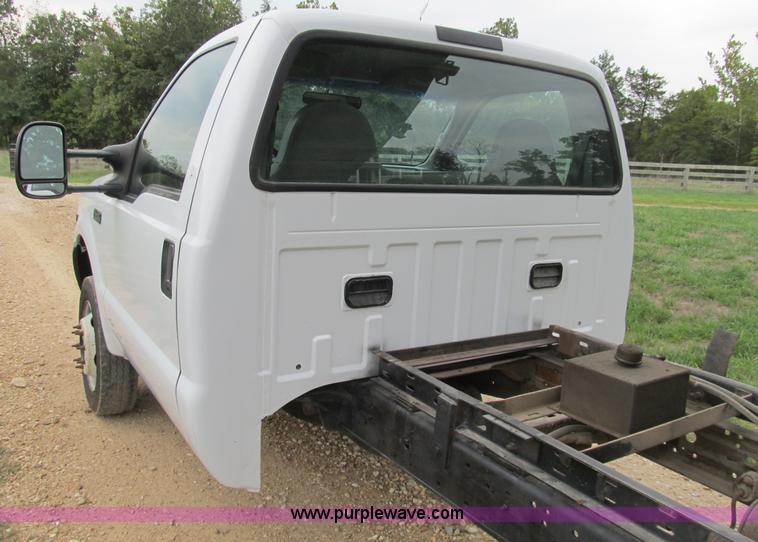 image for item B2878 2003 Ford F450 XL Super Duty dump truck