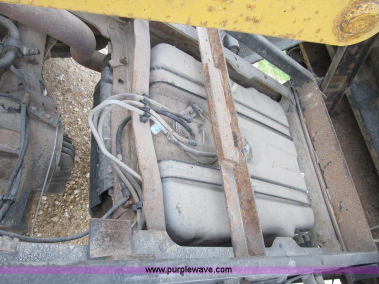 image for item B2878 2003 Ford F450 XL Super Duty dump truck