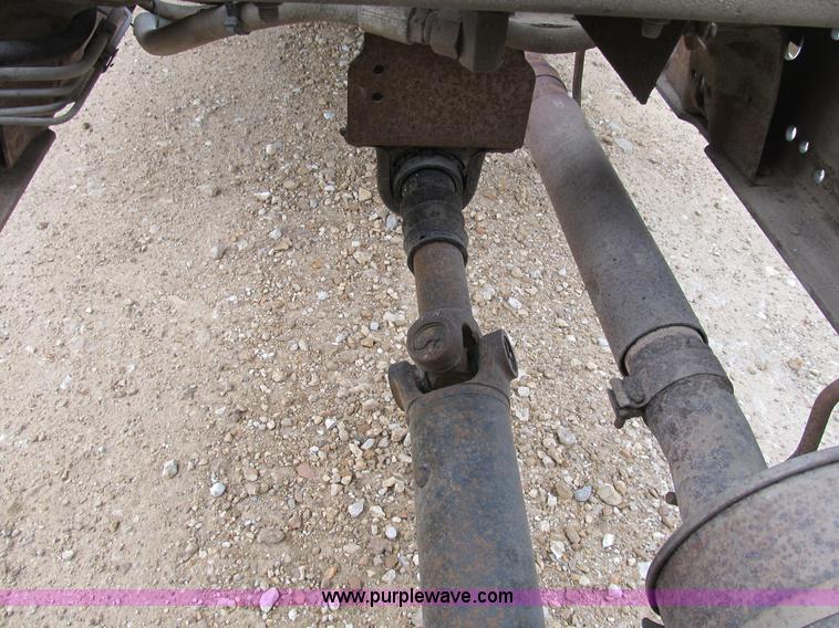 image for item B2878 2003 Ford F450 XL Super Duty dump truck