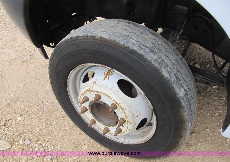 image for item B2878 2003 Ford F450 XL Super Duty dump truck