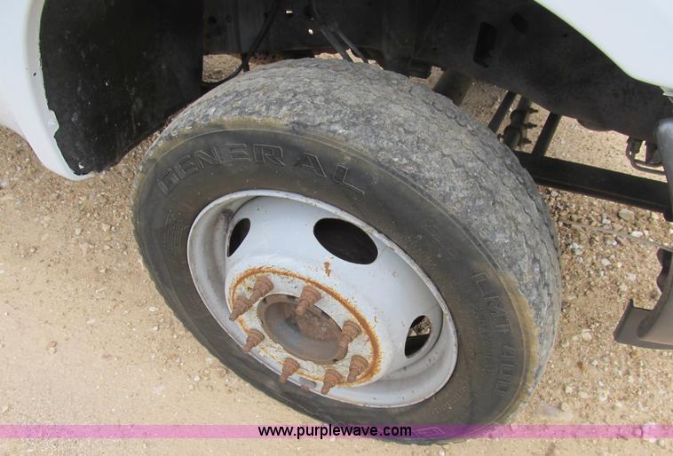 image for item B2878 2003 Ford F450 XL Super Duty dump truck