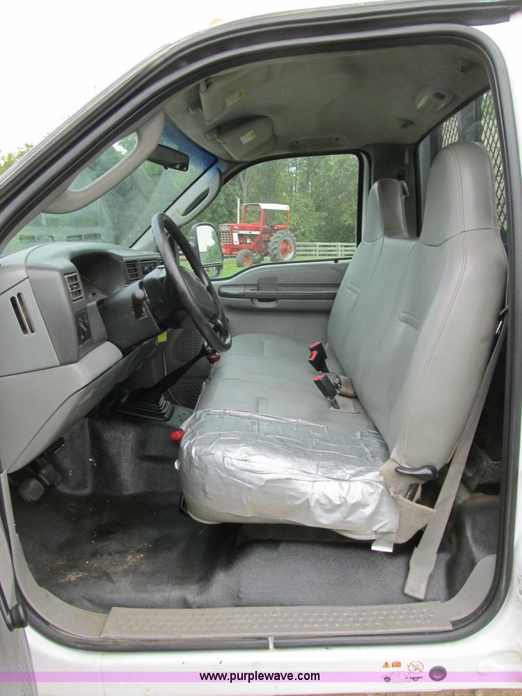 image for item B2878 2003 Ford F450 XL Super Duty dump truck