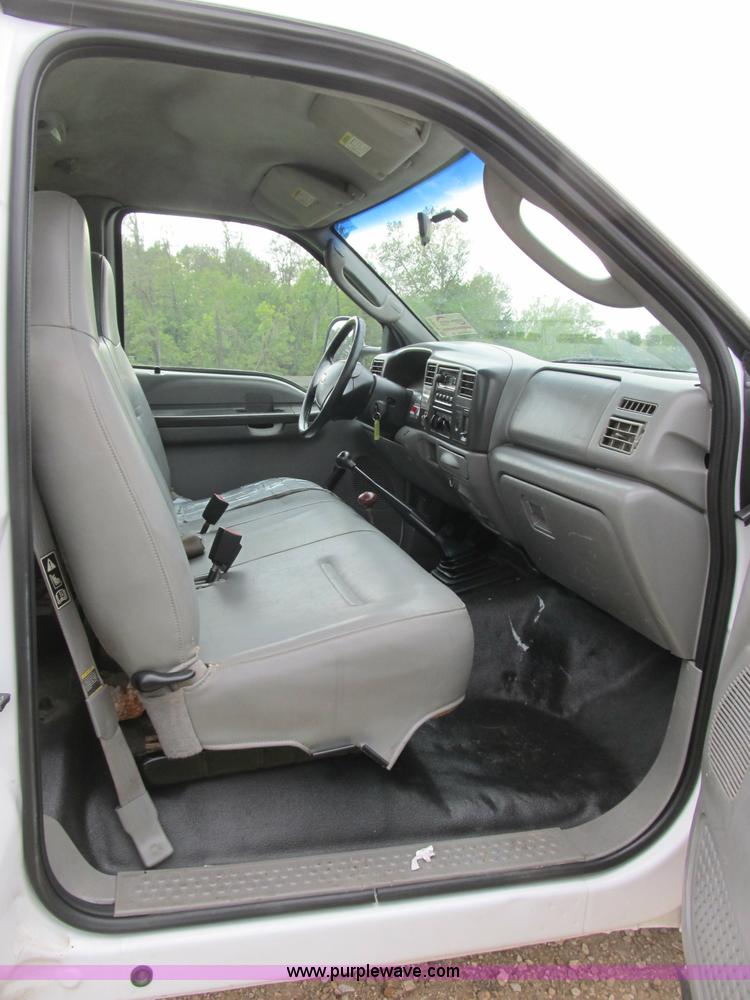 image for item B2878 2003 Ford F450 XL Super Duty dump truck