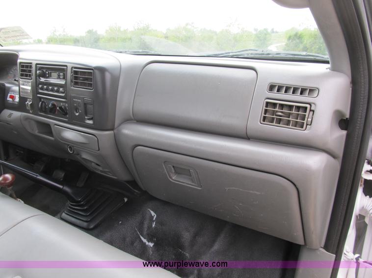 image for item B2878 2003 Ford F450 XL Super Duty dump truck