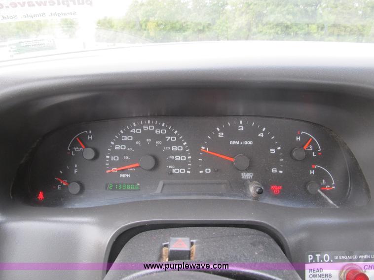 image for item B2878 2003 Ford F450 XL Super Duty dump truck