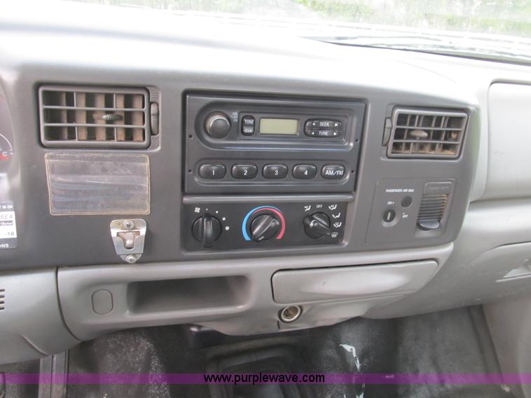 image for item B2878 2003 Ford F450 XL Super Duty dump truck