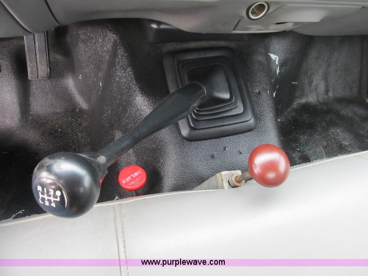 image for item B2878 2003 Ford F450 XL Super Duty dump truck