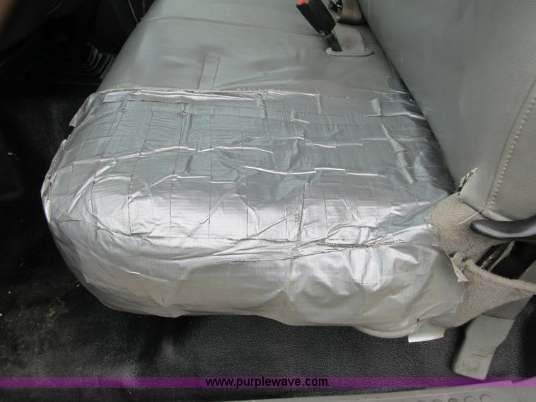 image for item B2878 2003 Ford F450 XL Super Duty dump truck