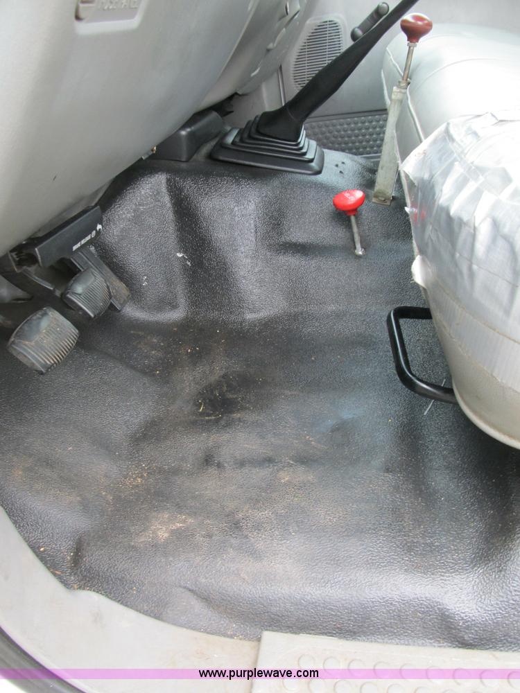 image for item B2878 2003 Ford F450 XL Super Duty dump truck