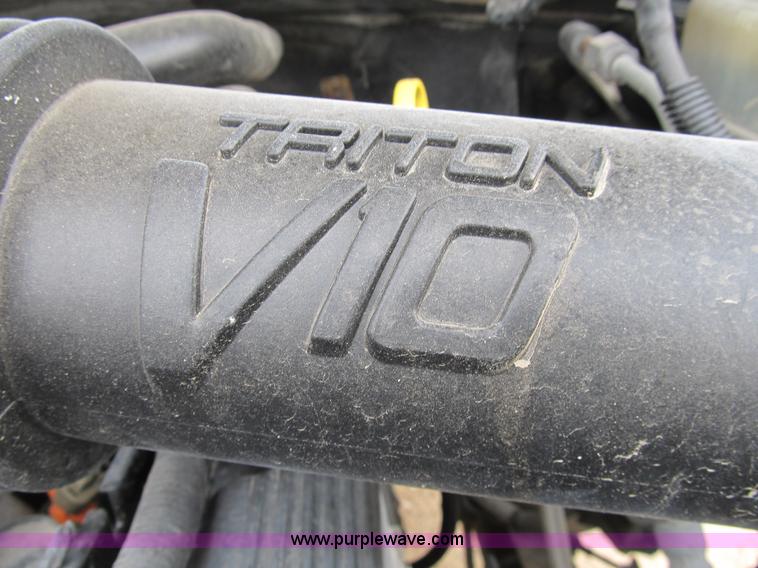 image for item B2878 2003 Ford F450 XL Super Duty dump truck