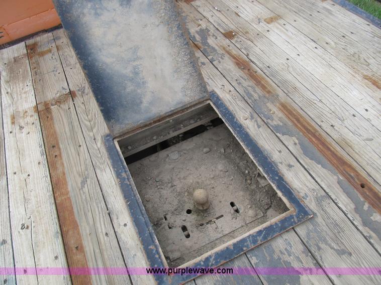 image for item B2881 1997 Ford F450 Super Duty flatbed pickup truck