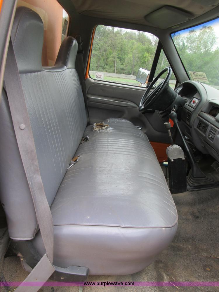 image for item B2881 1997 Ford F450 Super Duty flatbed pickup truck