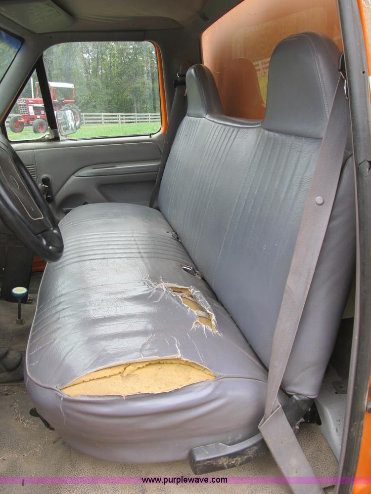 image for item B2881 1997 Ford F450 Super Duty flatbed pickup truck