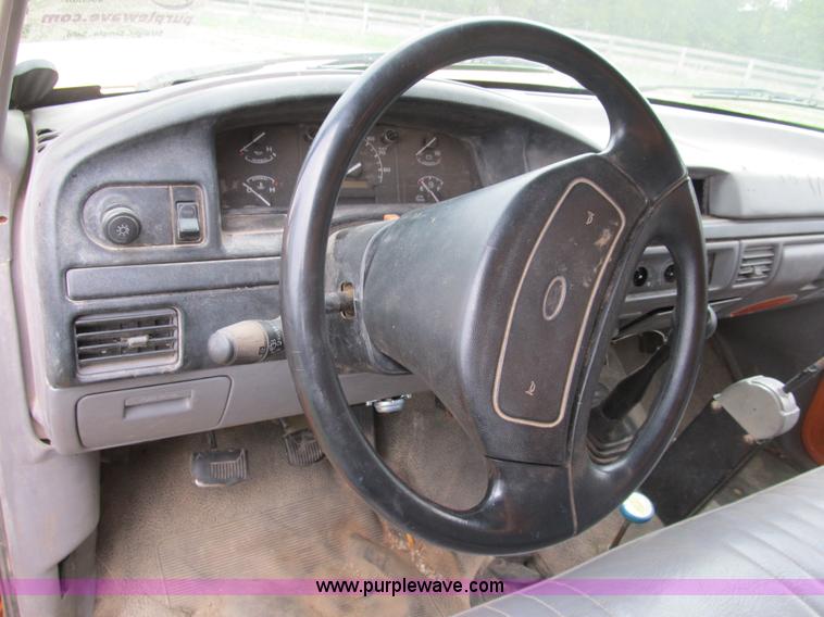 image for item B2881 1997 Ford F450 Super Duty flatbed pickup truck