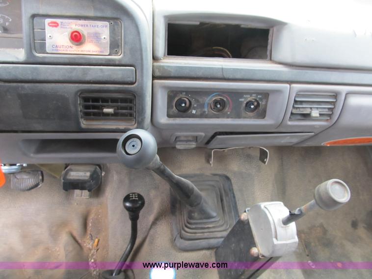 image for item B2881 1997 Ford F450 Super Duty flatbed pickup truck