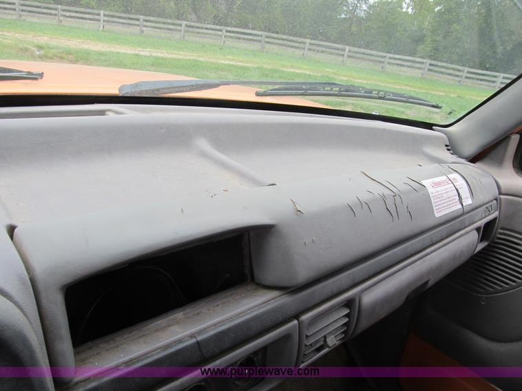 image for item B2881 1997 Ford F450 Super Duty flatbed pickup truck