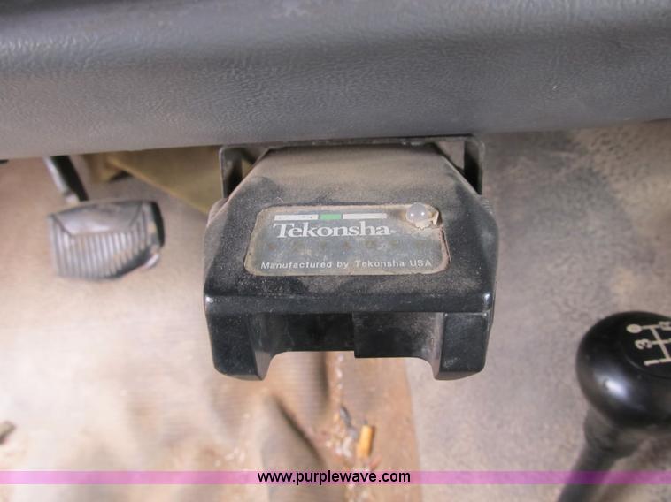 image for item B2881 1997 Ford F450 Super Duty flatbed pickup truck