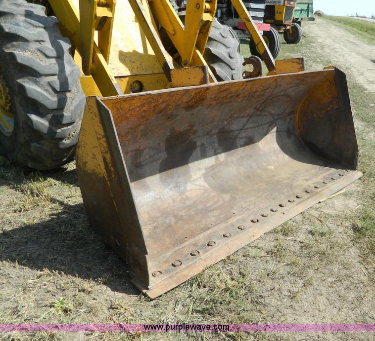 image for item B3887 Allis 840 wheel loader