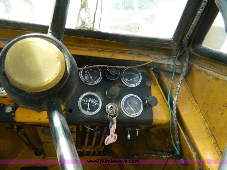image for item B3887 Allis 840 wheel loader