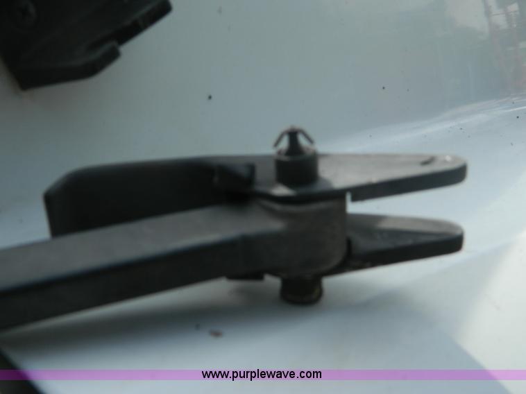 image for item B3894 1994 Ford F700 flatbed truck