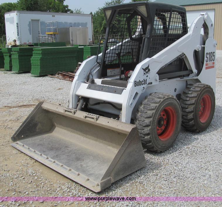 image for item B6377 2003 Bobcat S185 skid steer