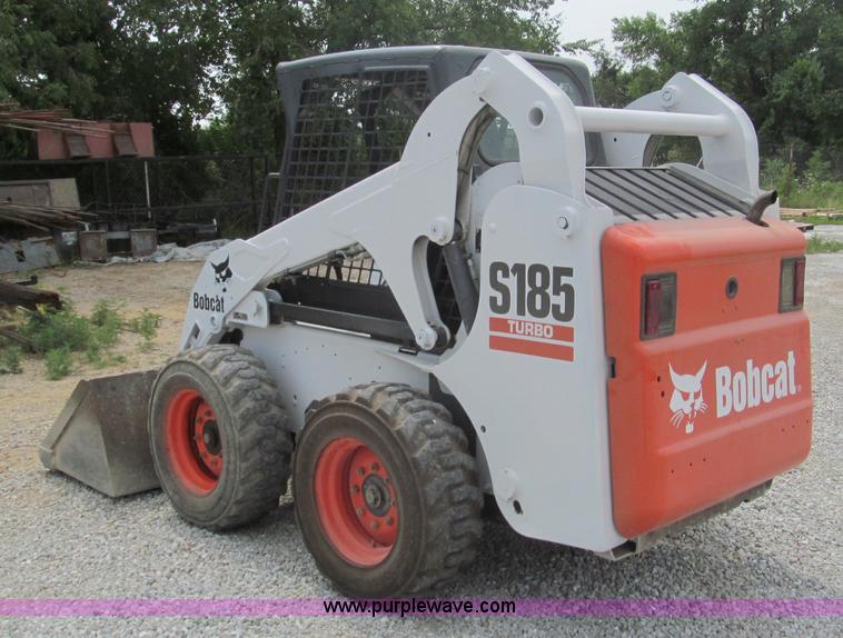 image for item B6377 2003 Bobcat S185 skid steer