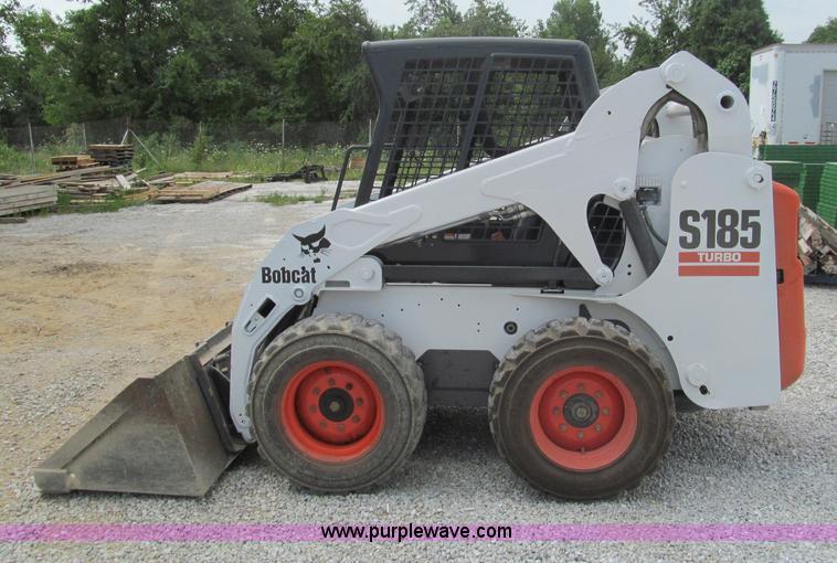 image for item B6377 2003 Bobcat S185 skid steer