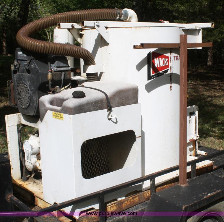 image for item B6993 Trav-L-Vac 300 vacuum unit