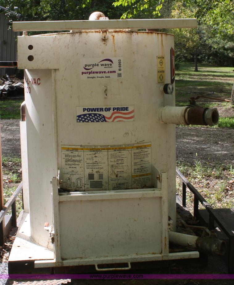 image for item B6993 Trav-L-Vac 300 vacuum unit