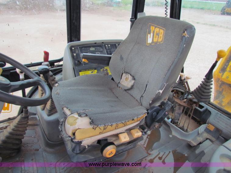 image for item B7428 JCB 214 Series III backhoe