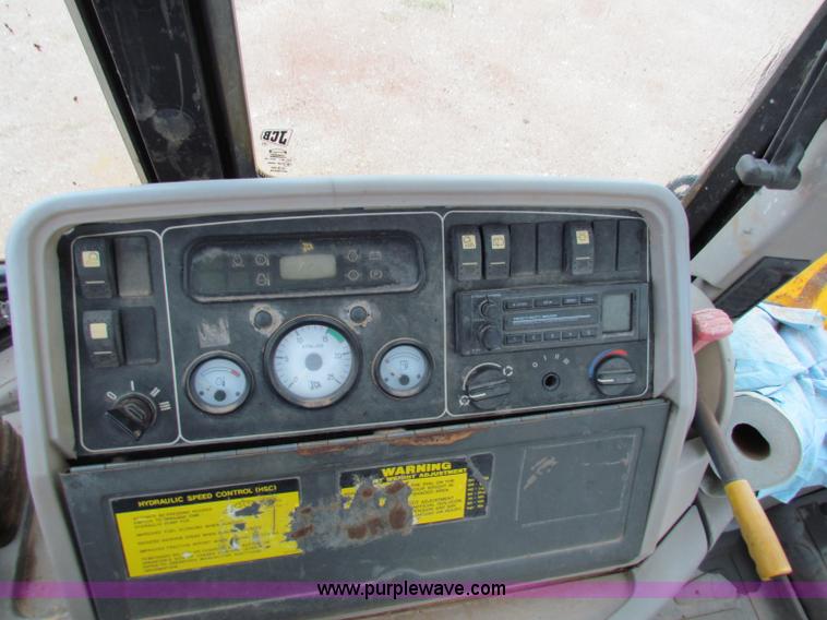 image for item B7428 JCB 214 Series III backhoe