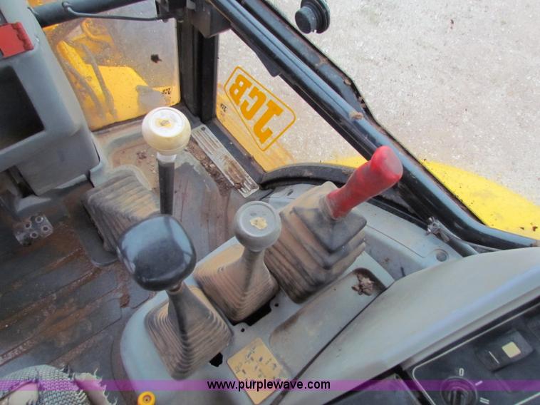 image for item B7428 JCB 214 Series III backhoe