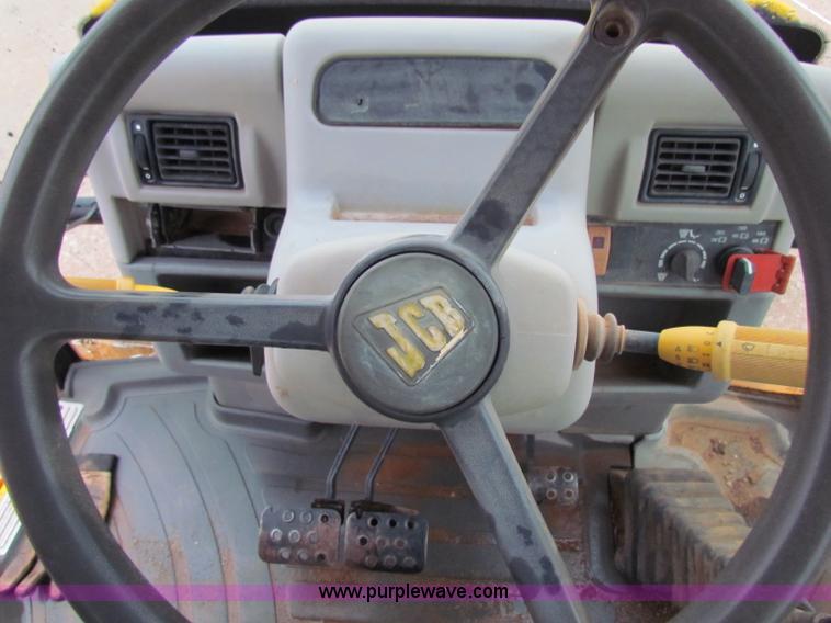 image for item B7428 JCB 214 Series III backhoe